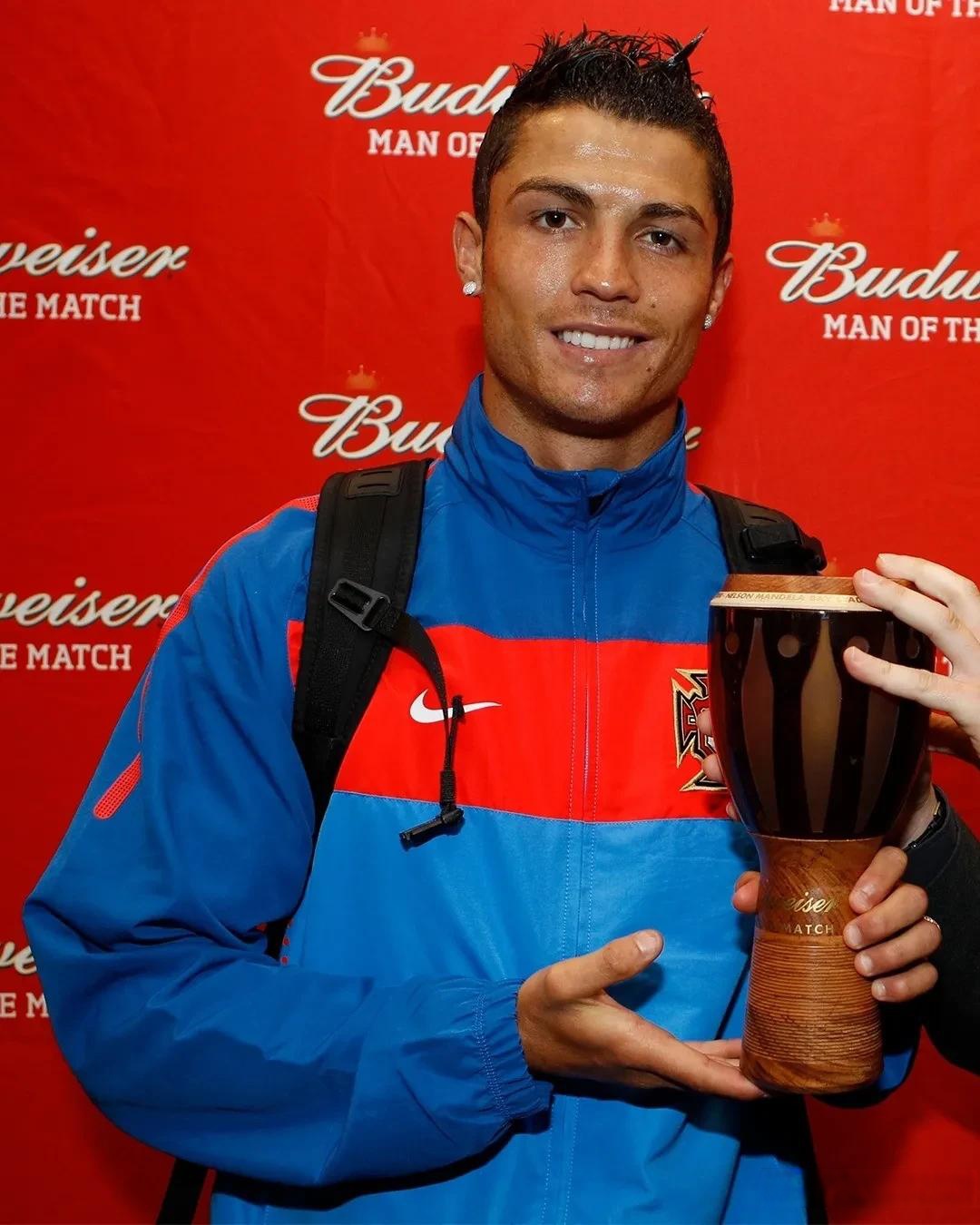 里程碑夜！布莱顿迎来里程碑，意大利杯国际比赛日刷纪录，态度坚定，年轻球员得到机会的简单介绍