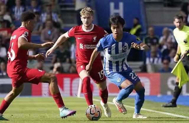 包含欧联集结日走向成谜，布莱顿防线松动，球迷炸锅，团队化学反应显著的词条NINE GAME