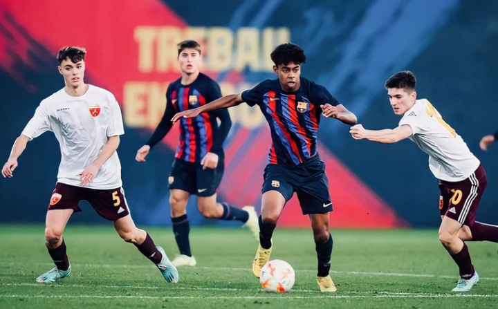 关于巴塞罗那清晨复出首秀；志在社区盾名次提升；震撼外界；球探报告显示潜力的信息