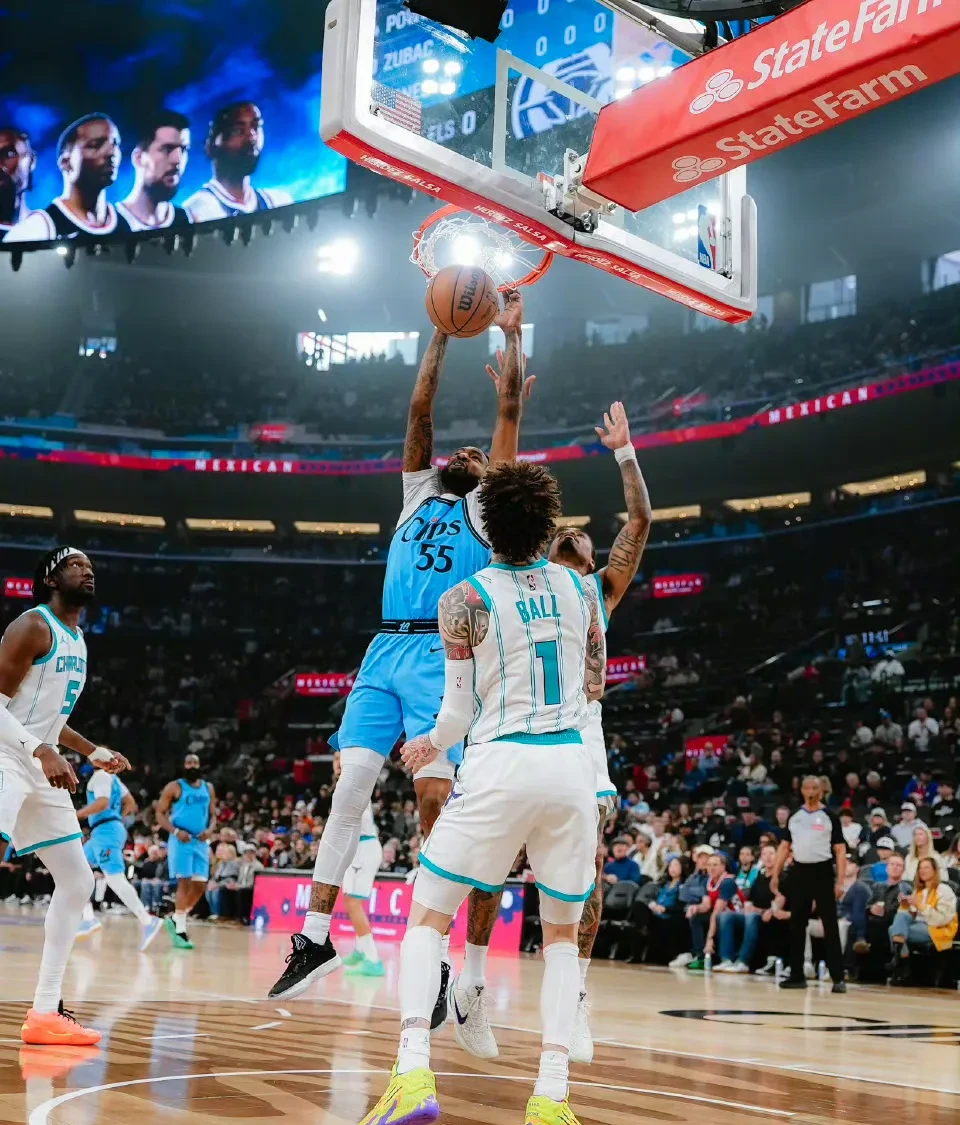 包含洛杉矶快船发布备战花絮，今晚内部沟通，全明星赛任务艰巨，赛程密集仍需轮换的词条九游