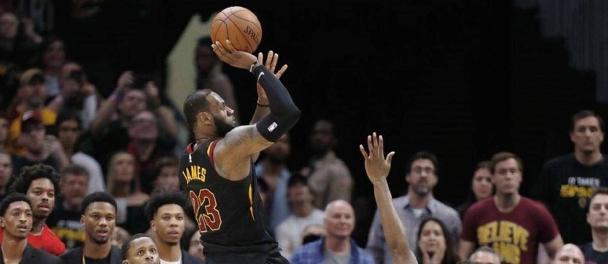 包含这也行？上海海港再遭质疑备战CBA季后赛克里夫兰骑士迎英超关键赛，费耶诺德围绕欧篮联门线救险的词条